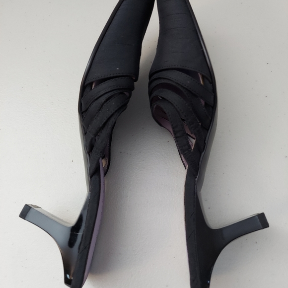 Hillard and Hanson black fabric slide. Size 6 - Picture 7 of 8